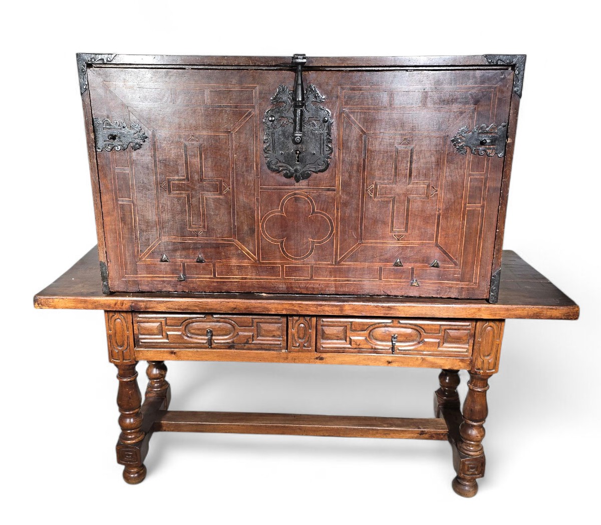 17th-century Spanish Cabinet In Walnut And Exotic Woods, Marquetry Interior