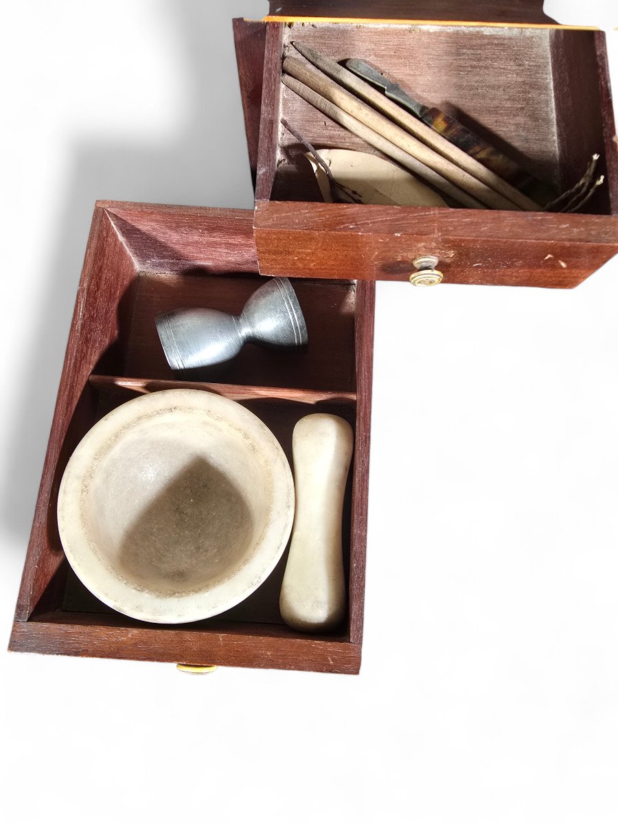 Coffret médical portatif du XIXe siècle avec instruments médicaux partiels-photo-3