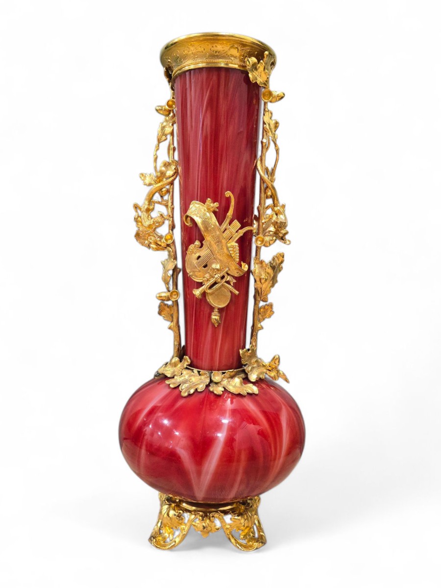 Grand vase européen en verre soufflé rouge doré, début du XXe siècle