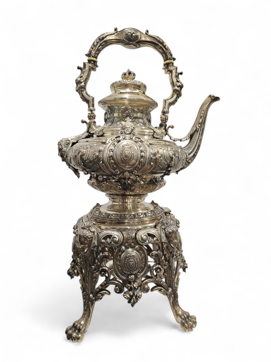 Royal Spanish Silver Tea And Coffee Service By Yanes, Decorated With The Coat Of Arms Of Alfonso