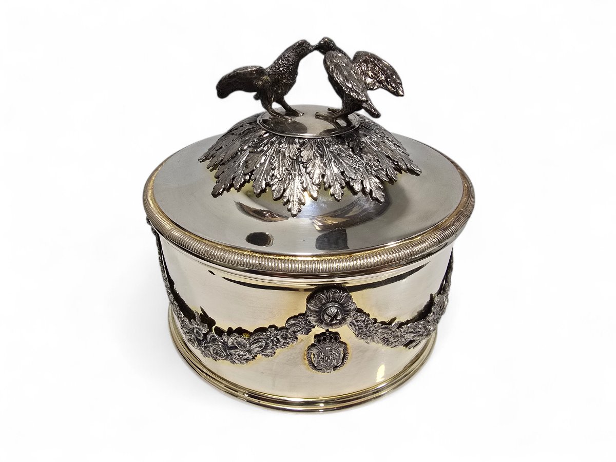 Royal Spanish Silver Casket By Yanes, Decorated With Coats Of Arms And Birds, Heritage N-photo-3