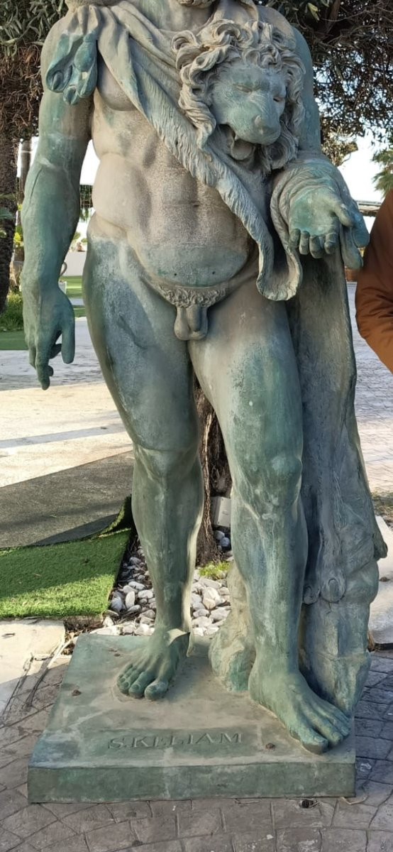 Sculpture monumentale en bronze d'Hercule, début du XXe siècle, d'après le modèle Farnèse-photo-1