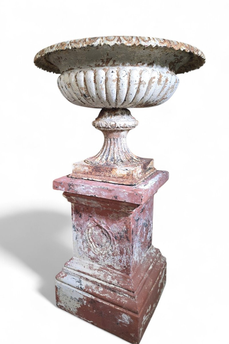 Set Of Four Large 19th-century French Cast Iron Garden Urns With Tin Bases-photo-6