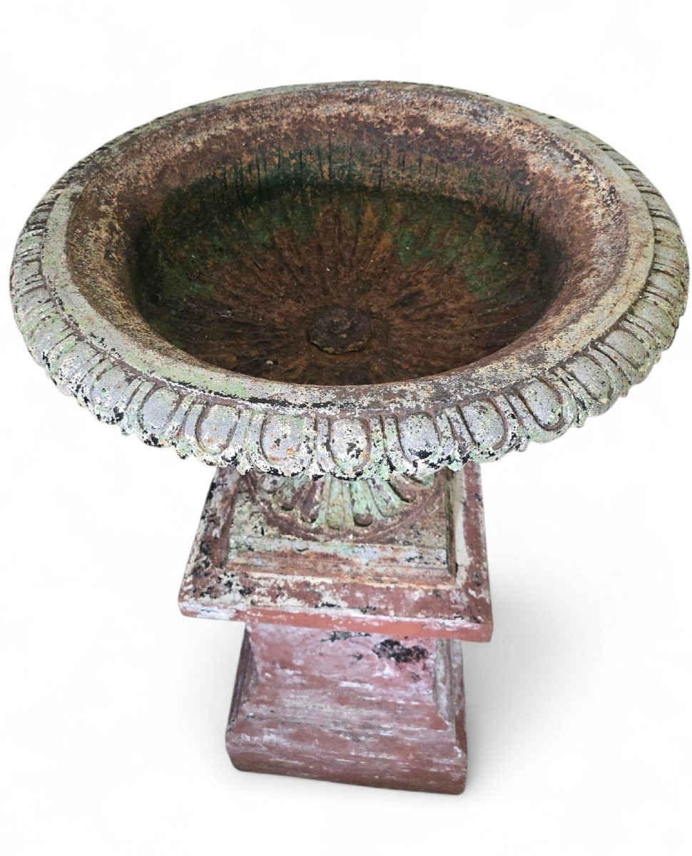 Set Of Four Large 19th-century French Cast Iron Garden Urns With Tin Bases-photo-6