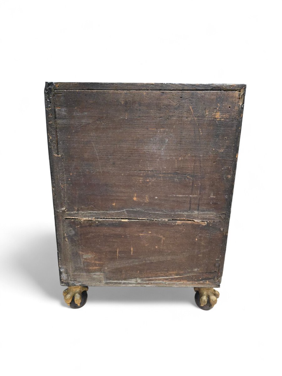 Important cabinet italien du XVIIe siècle en bois ébénisé, orné de bronzes dorés et d'un relief-photo-4