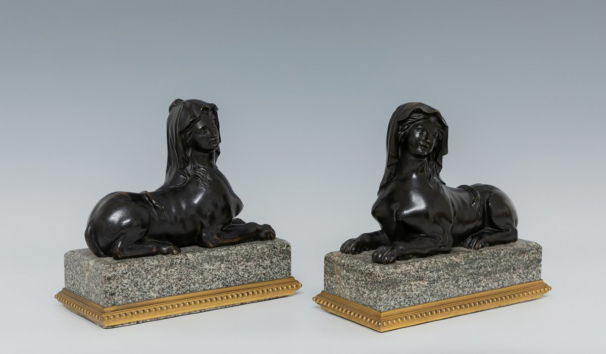 Paire de sphinx français en bronze patiné et bronze doré sur socles en granit, vers 1880-photo-4