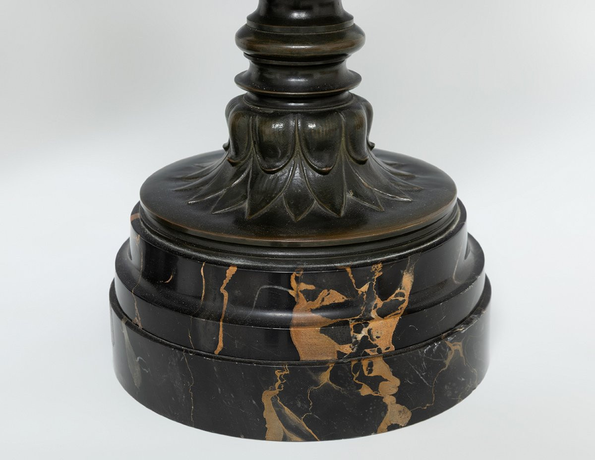 Paire d'urnes en bronze patiné du XIXe siècle sur socles en marbre de Portoro, signées H. Luppe-photo-2