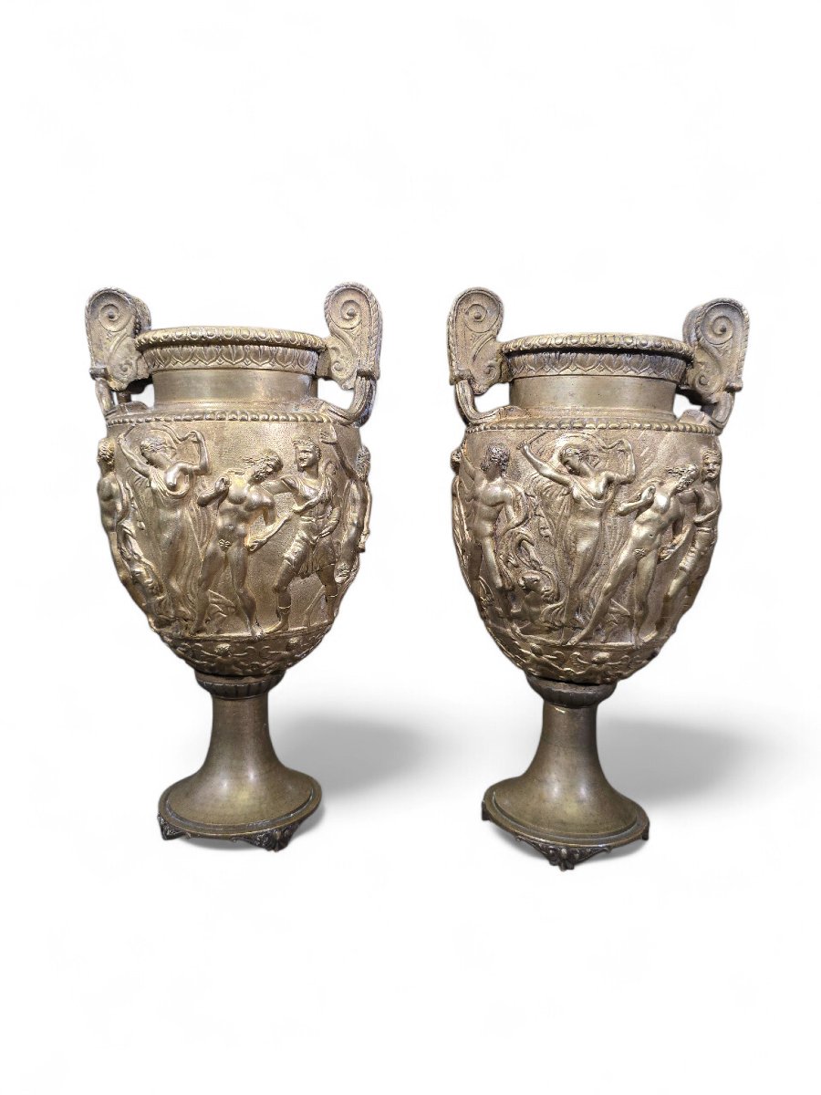 Paire de vases en bronze patiné français du XIXe siècle, ornés de reliefs mythologiques grecs-photo-2