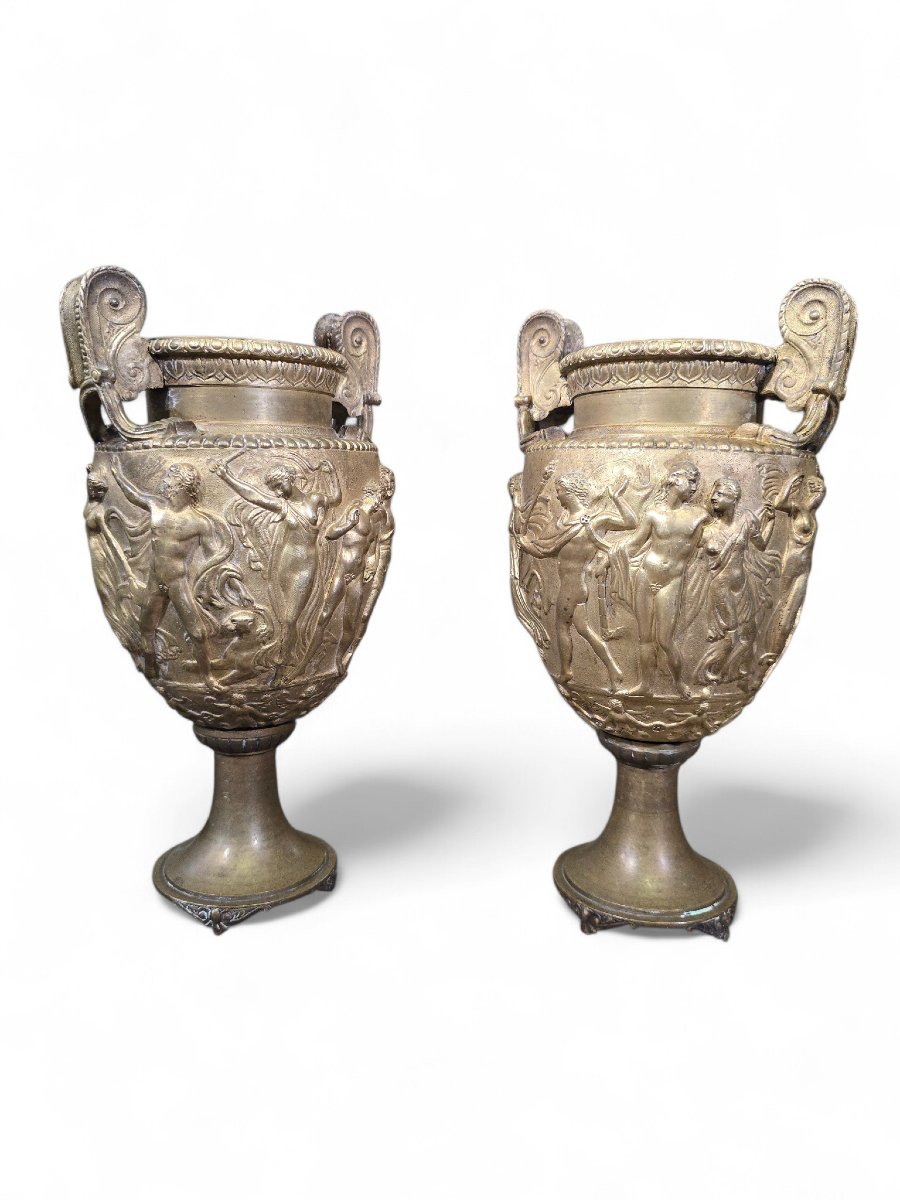 Paire de vases en bronze patiné français du XIXe siècle, ornés de reliefs mythologiques grecs-photo-2