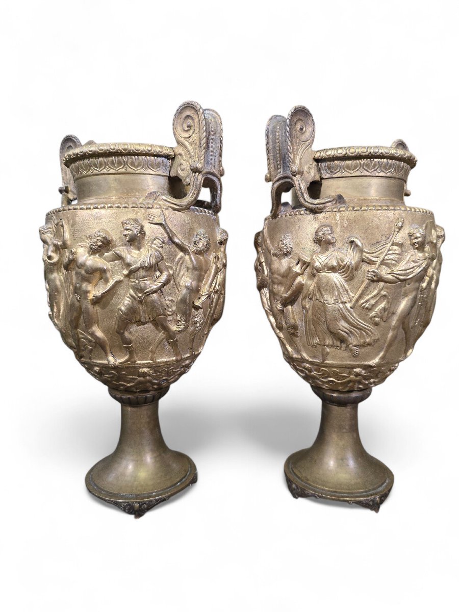 Paire de vases en bronze patiné français du XIXe siècle, ornés de reliefs mythologiques grecs-photo-5