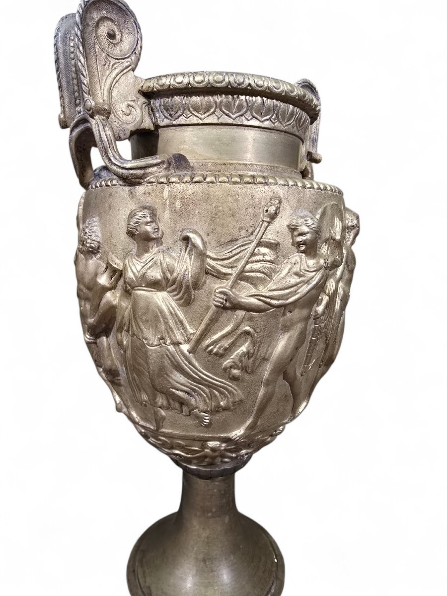 Paire de vases en bronze patiné français du XIXe siècle, ornés de reliefs mythologiques grecs-photo-6
