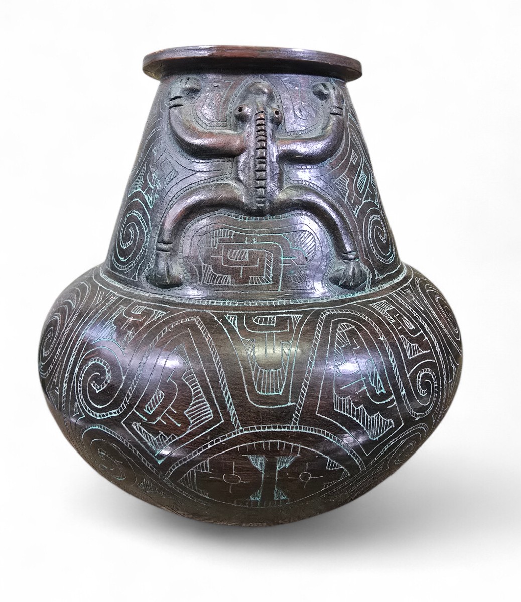 Vase en terre cuite de style Marajoara, XXe siècle