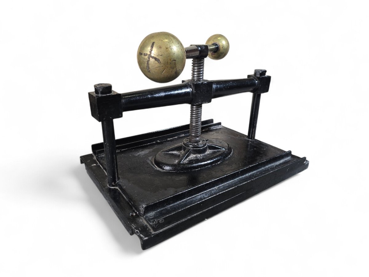 Large 19th-century Book Press Made Of Iron And Bronze-photo-1