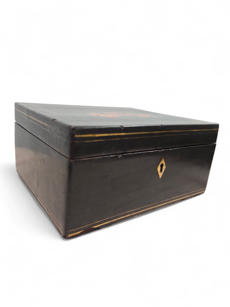 Boîte laquée chinoise du XIXe siècle à intérieur en métal gravé-photo-3