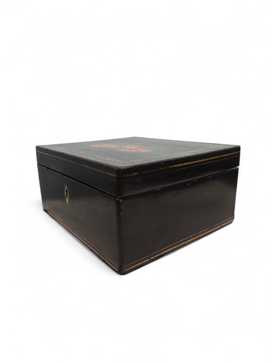 Boîte laquée chinoise du XIXe siècle à intérieur en métal gravé-photo-4