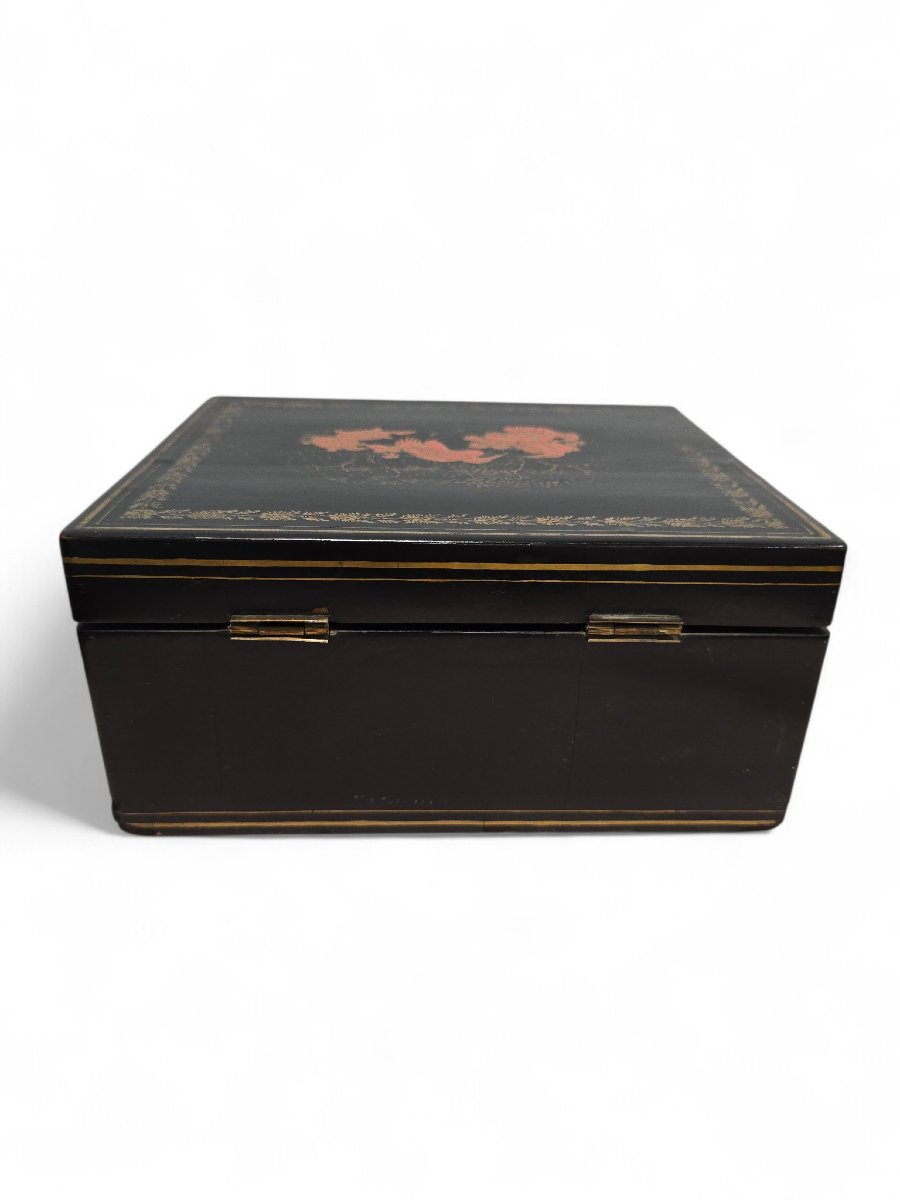 Boîte laquée chinoise du XIXe siècle à intérieur en métal gravé-photo-5
