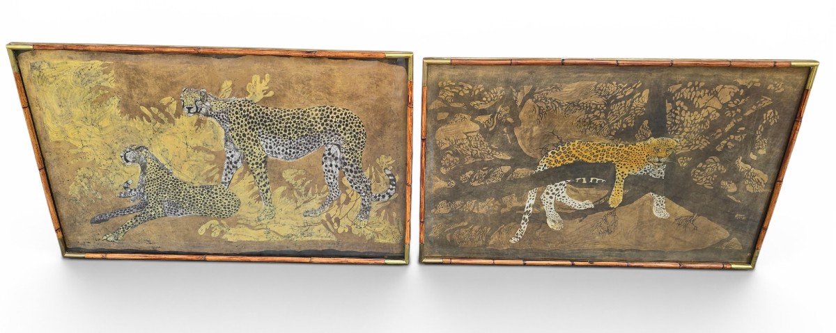 Paire de panneaux  africains en batik à motif léopard, signés et datés de 1977, par 