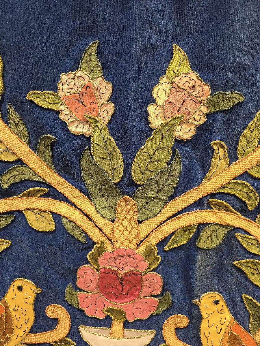Large Floral And Bird-themed Tapestry From The Early 20th Century Featuring A Classical Urn-photo-3