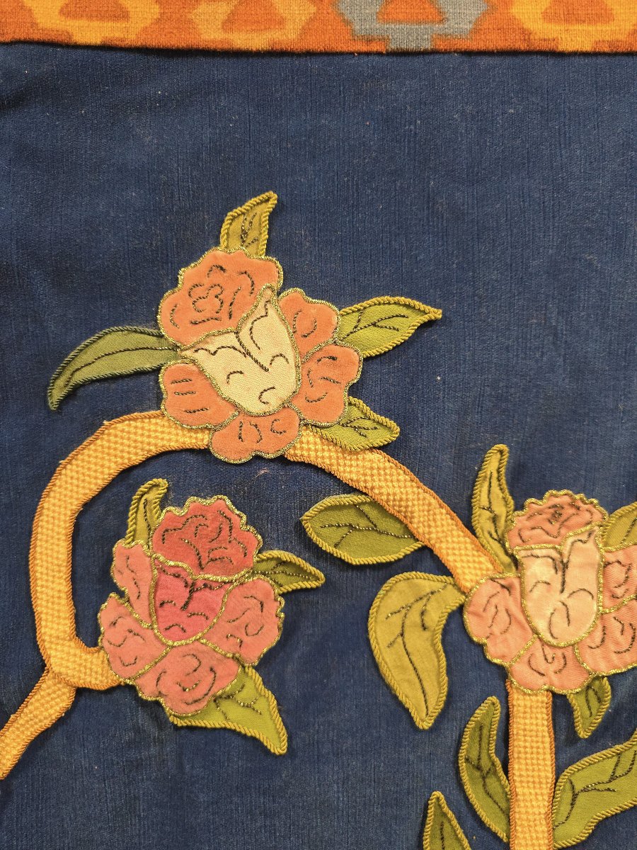Large Floral And Bird-themed Tapestry From The Early 20th Century Featuring A Classical Urn-photo-2