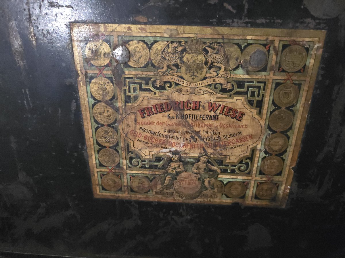19th-century German Wrought-iron Travel Safe-photo-1