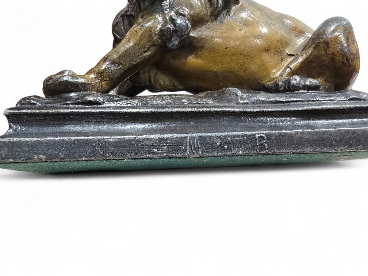 Lion en bronze viennois du XIXe siècle, peint à froid et signé « MR »-photo-1