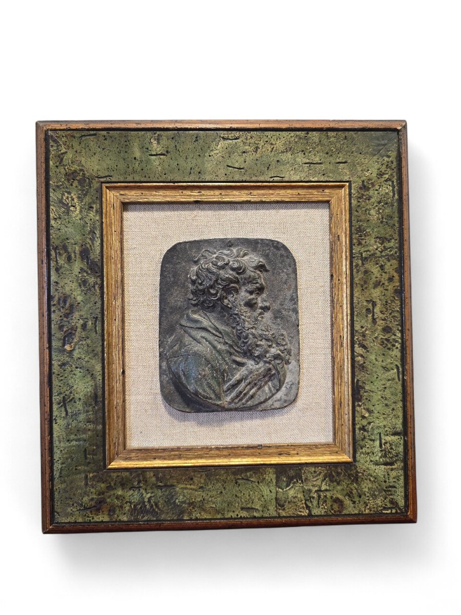 Plaque en bronze en relief encadrée représentant un visage classique-photo-4