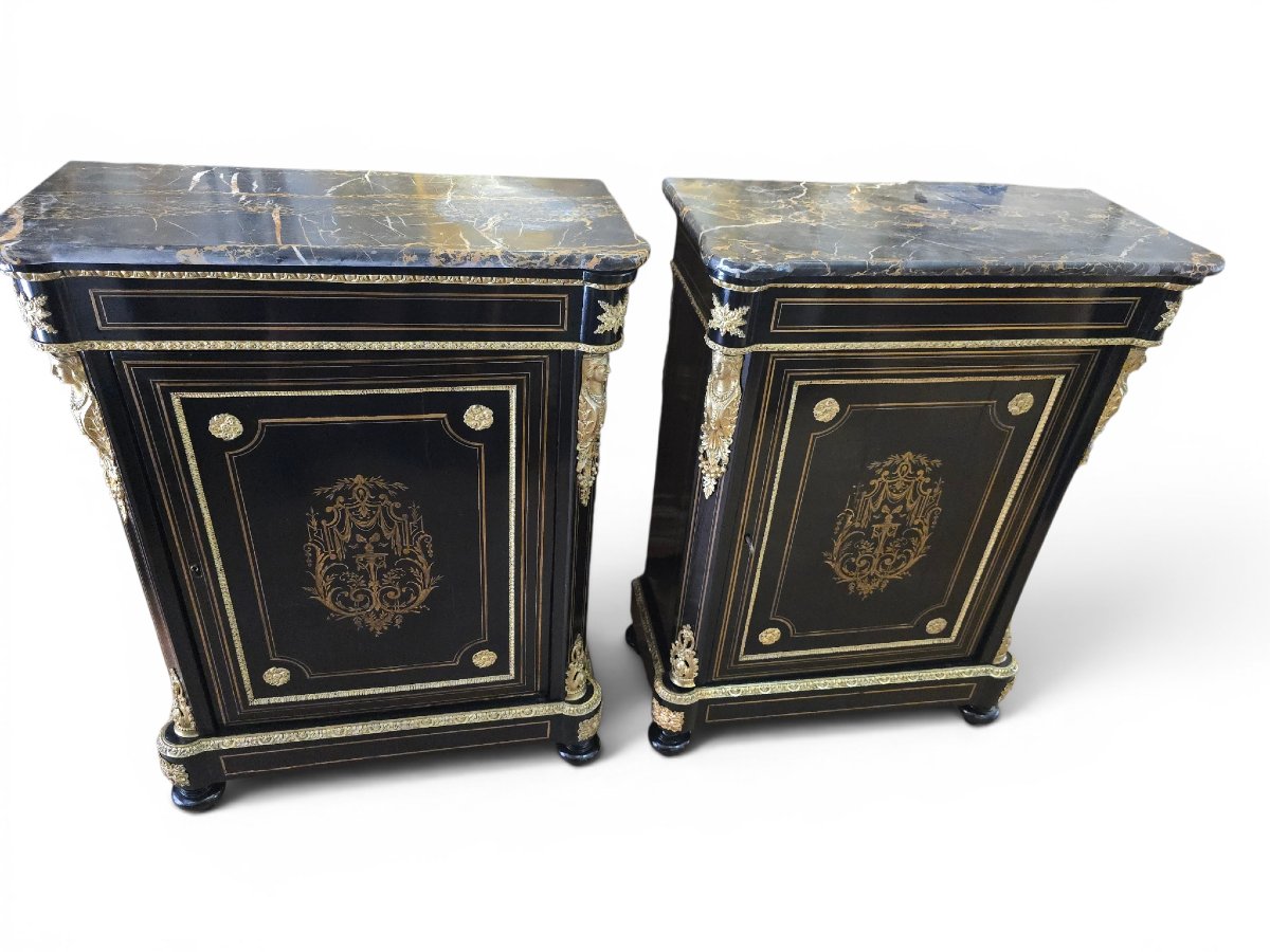 Paire de cabinets français du XIXe siècle, ornés de bronzes dorés et de plateaux en marbre de P-photo-2