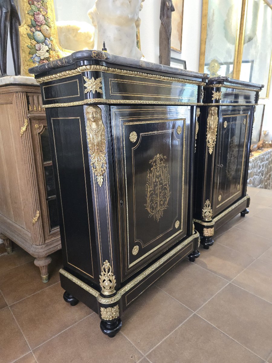 Paire de cabinets français du XIXe siècle, ornés de bronzes dorés et de plateaux en marbre de P-photo-1