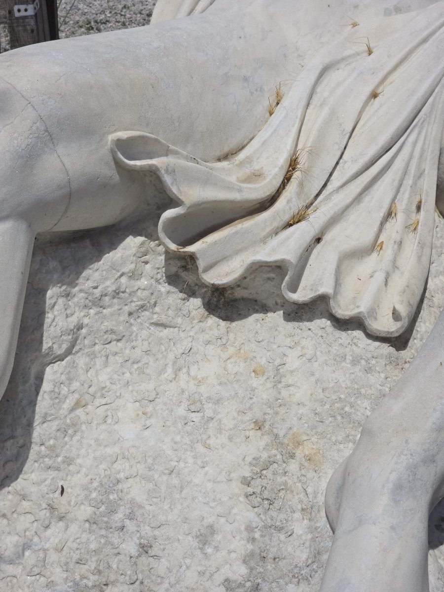 Sculpture en marbre italien représentant une figure marine mythologique grecque, mi-photo-2