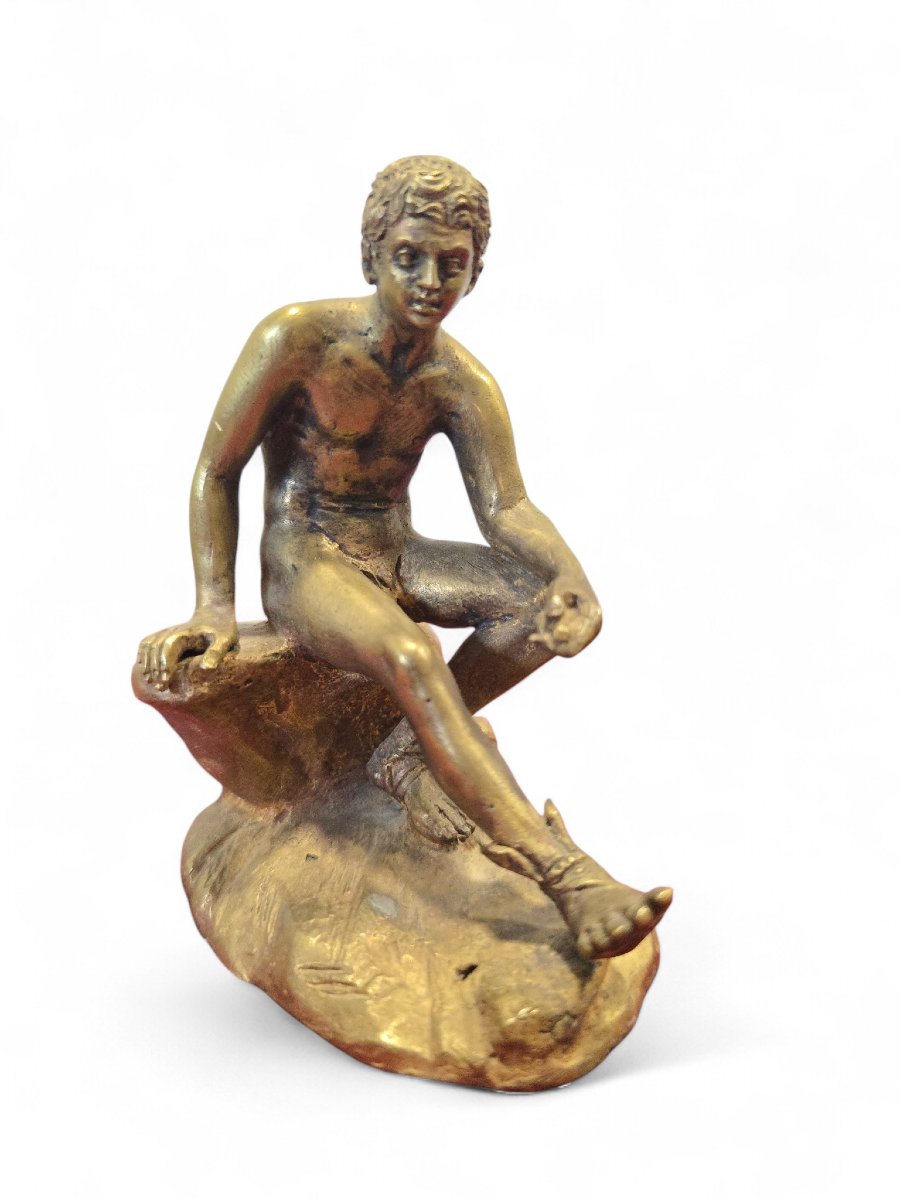 Bronze du Grand Tour du XIXe siècle représentant Hermès assis sur un rocher-photo-2