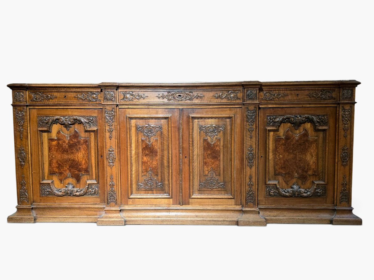 Grand buffet français du XIXe siècle en bois fruitier, avec plateau en marbre veiné d'une seule-photo-4