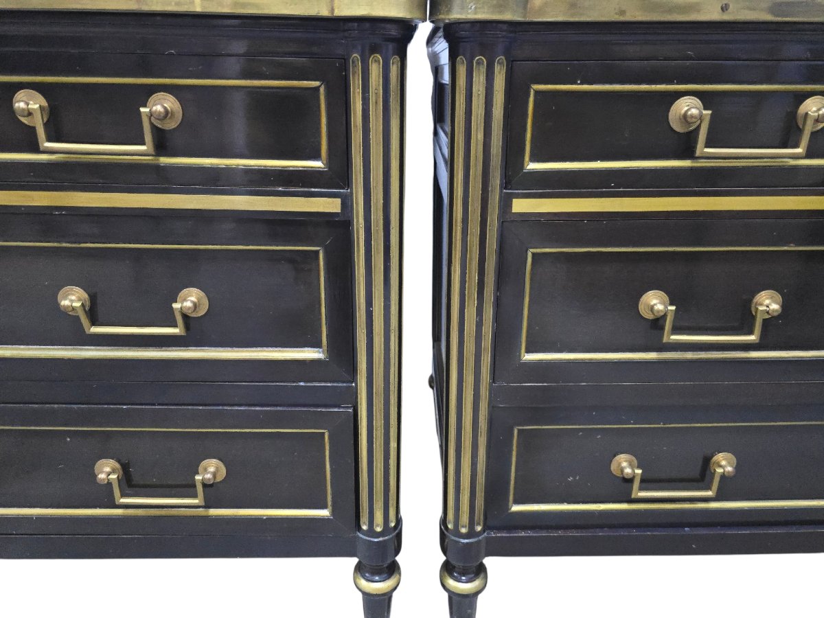 Paire de commodes ébène à plateaux de marbre et ornements en bronze doré, début du XXe siècle-photo-7