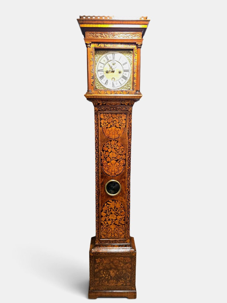 Pendule de parquet exceptionnelle de style Guillaume et Marie, marqueterie de Joseph Windmills,