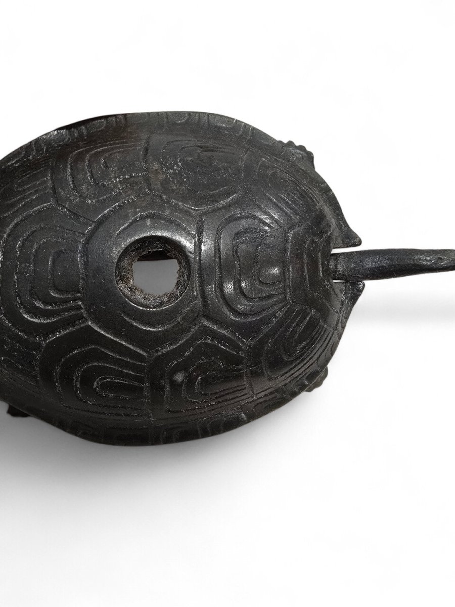 Rare coupe-cigares en fonte en forme de tortue, XIXe siècle-photo-1
