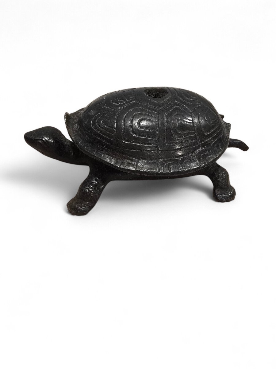 Rare coupe-cigares en fonte en forme de tortue, XIXe siècle
