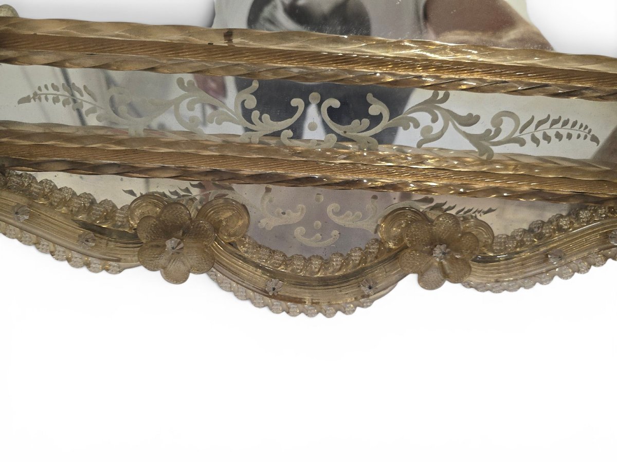 Venetian Wall Mirror Made Of Murano Glass, Adorned With Floral Engravings And Amber Accents, 20th Century-photo-4