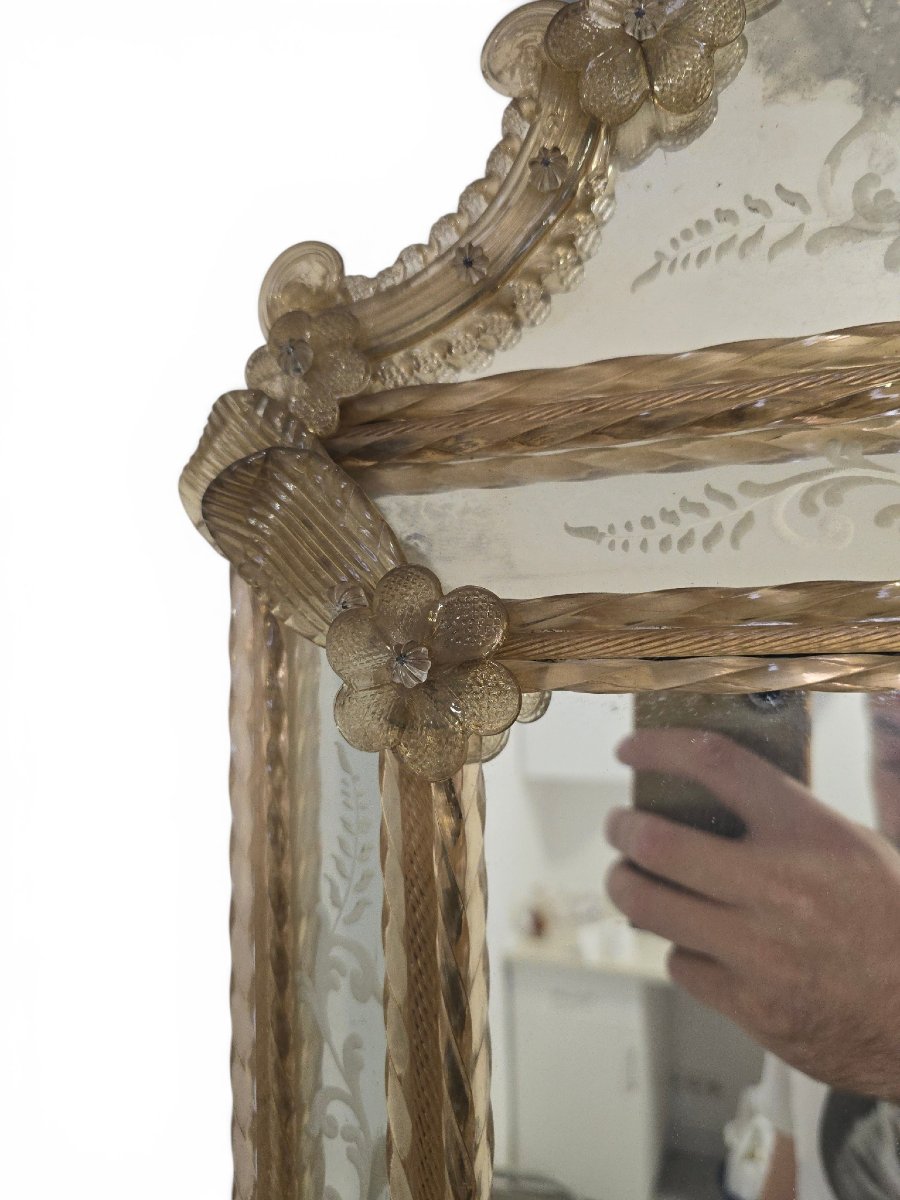 Venetian Wall Mirror Made Of Murano Glass, Adorned With Floral Engravings And Amber Accents, 20th Century-photo-5