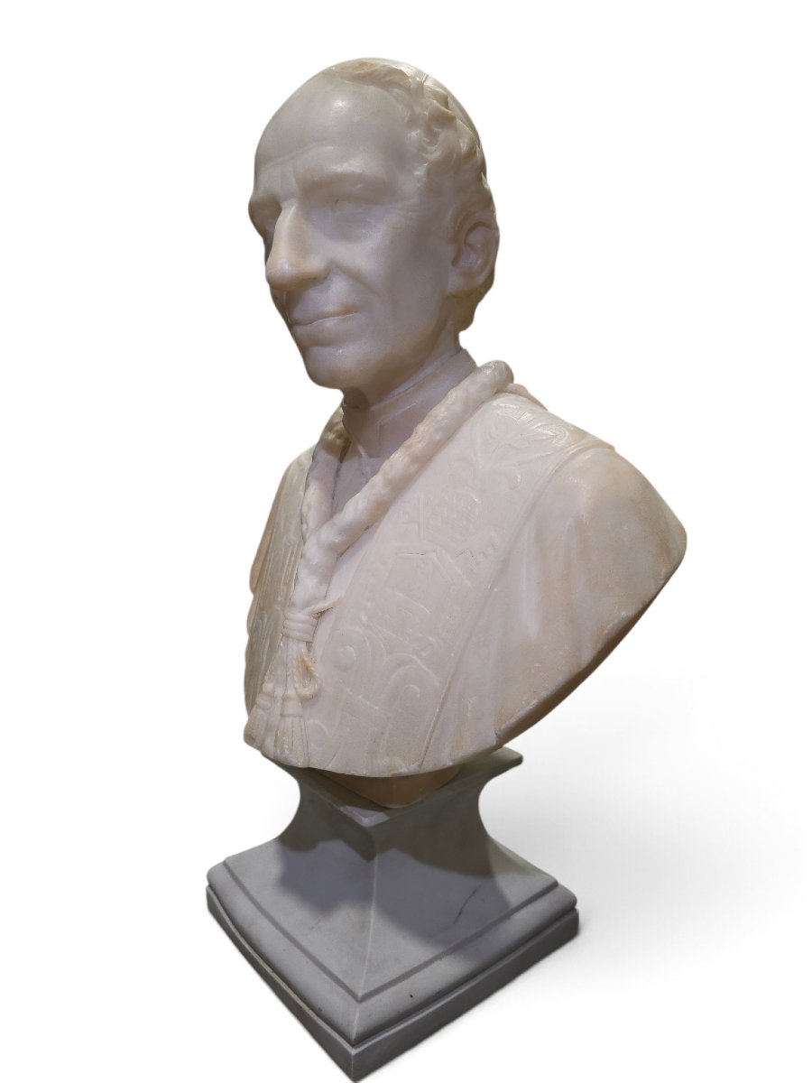 Alabaster Bust Of Pope Leo XIII (19th Century) On A Porcelain Pedestal From A Later Period-photo-2