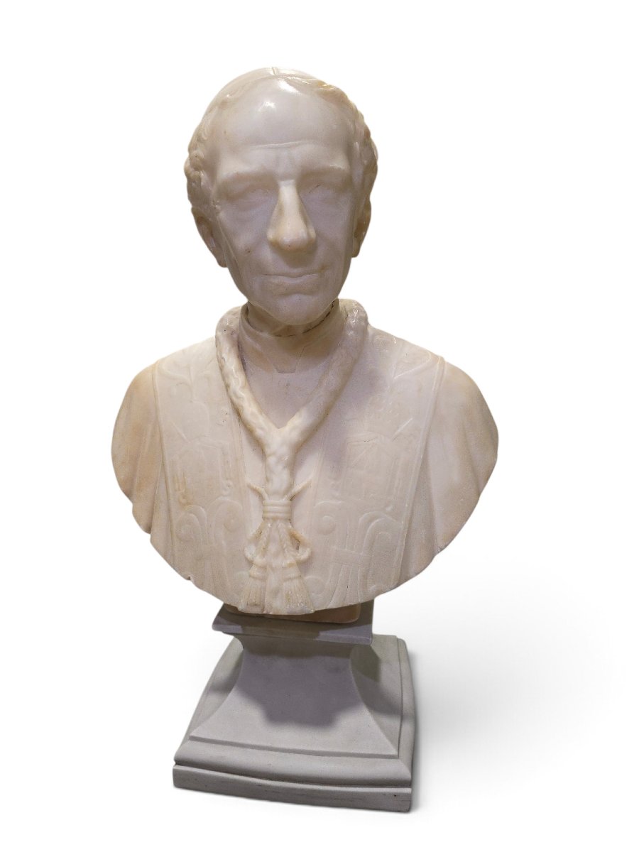 Alabaster Bust Of Pope Leo XIII (19th Century) On A Porcelain Pedestal From A Later Period-photo-2