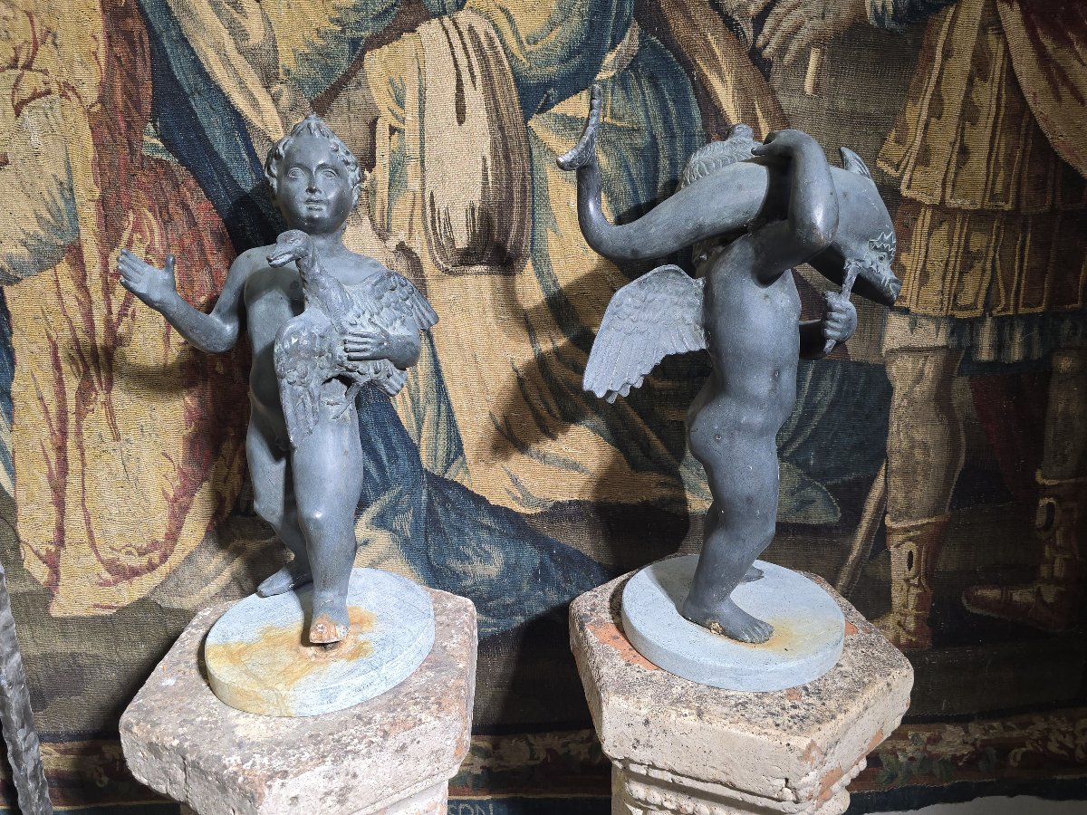 Paire de bronzes italiens du XIXe siècle (époque « Grand Tour ») : putti avec oie et dauphin su-photo-6