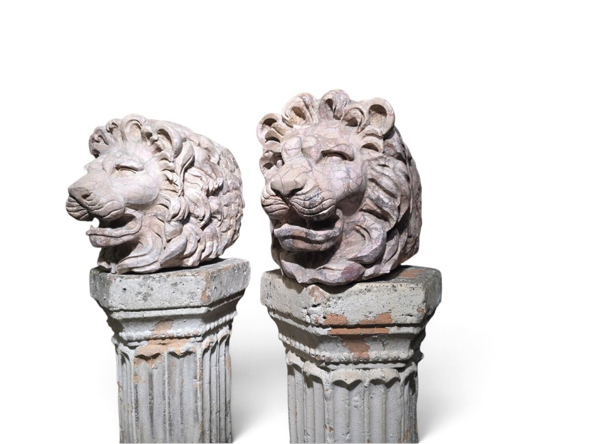 Paire de têtes de lion en marbre italien veiné de rouge, sculptées au XIXe siècle (style Grand -photo-2