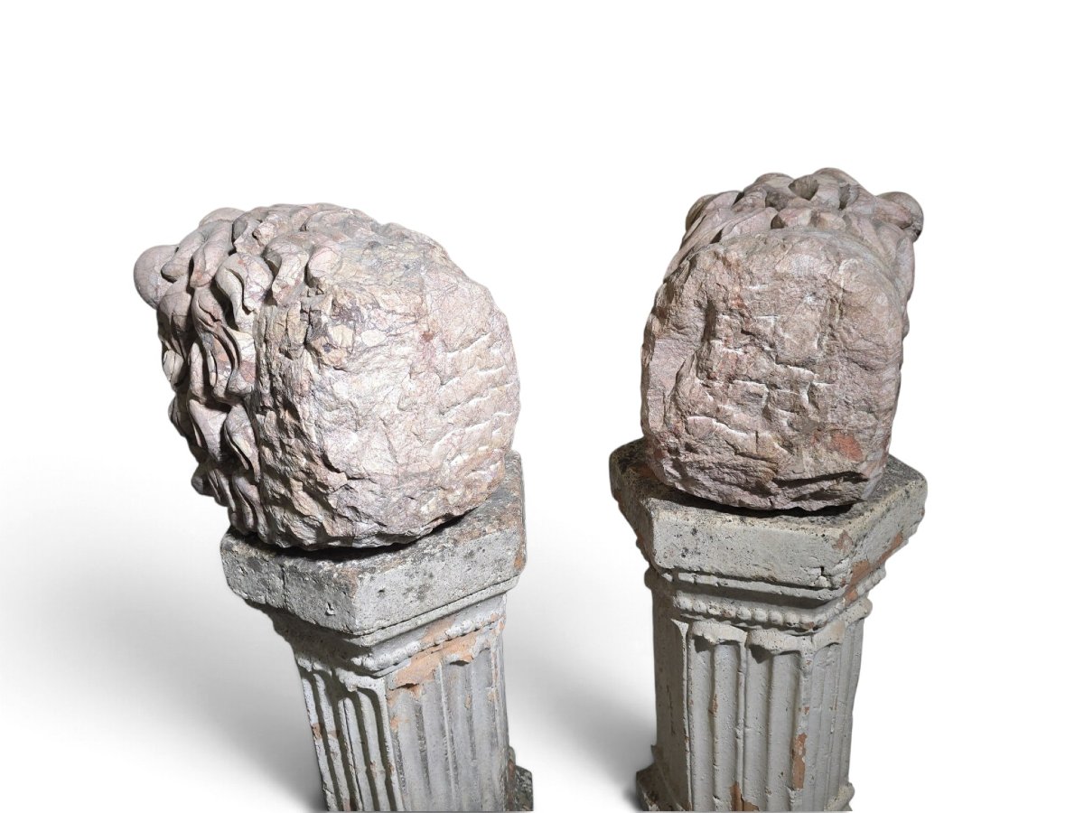 Paire de têtes de lion en marbre italien veiné de rouge, sculptées au XIXe siècle (style Grand -photo-2
