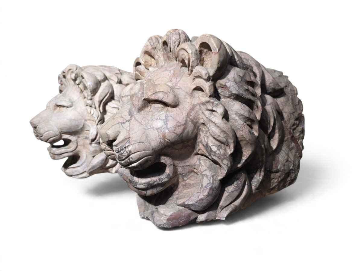 Paire de têtes de lion en marbre italien veiné de rouge, sculptées au XIXe siècle (style Grand -photo-8