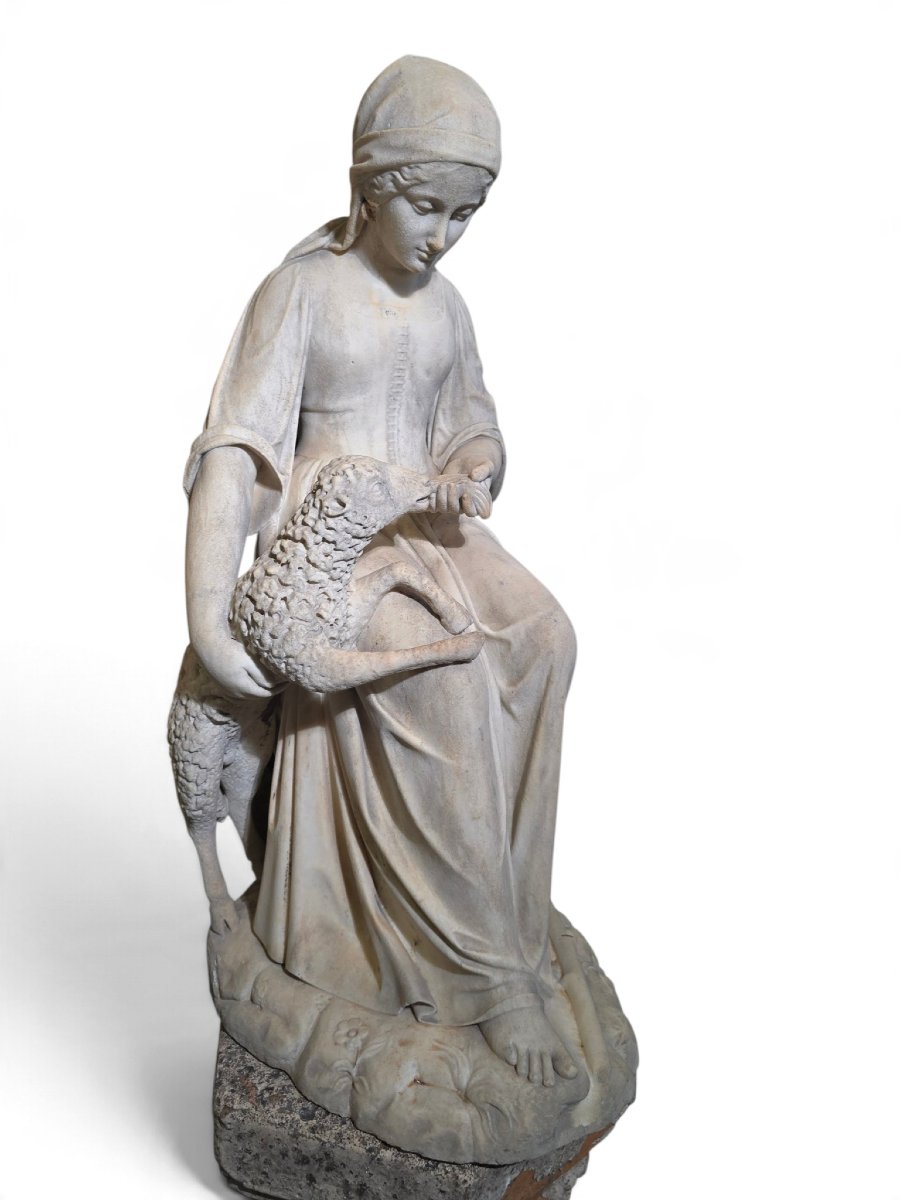 Sculpture italienne en marbre du XIXe siècle représentant une bergère et son agneau, signée et -photo-7