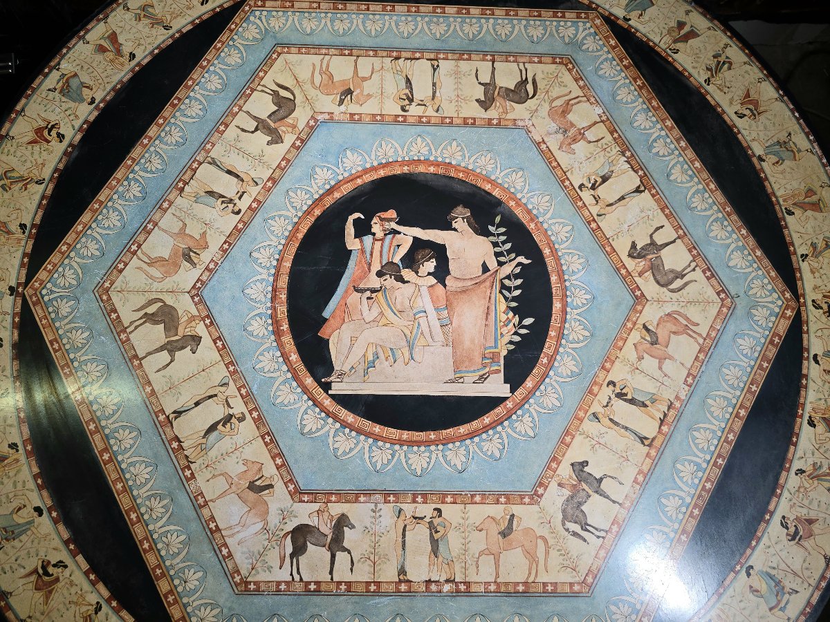 Table ronde italienne en marbre du début du XXe siècle avec motifs grecs classiques peints à la-photo-2