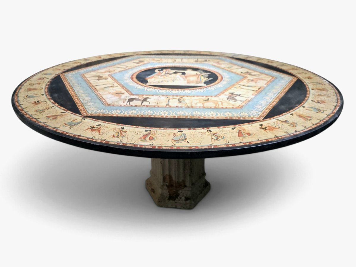 Table ronde italienne en marbre du début du XXe siècle avec motifs grecs classiques peints à la
