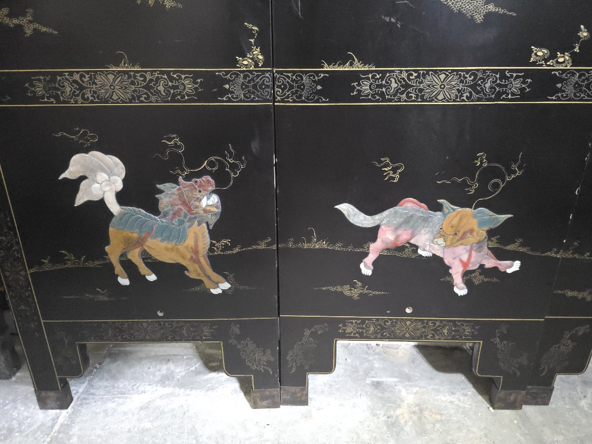 Paravent chinois du début du XXe siècle orné d'animaux, d'oiseaux et de motifs floraux sculptés-photo-3