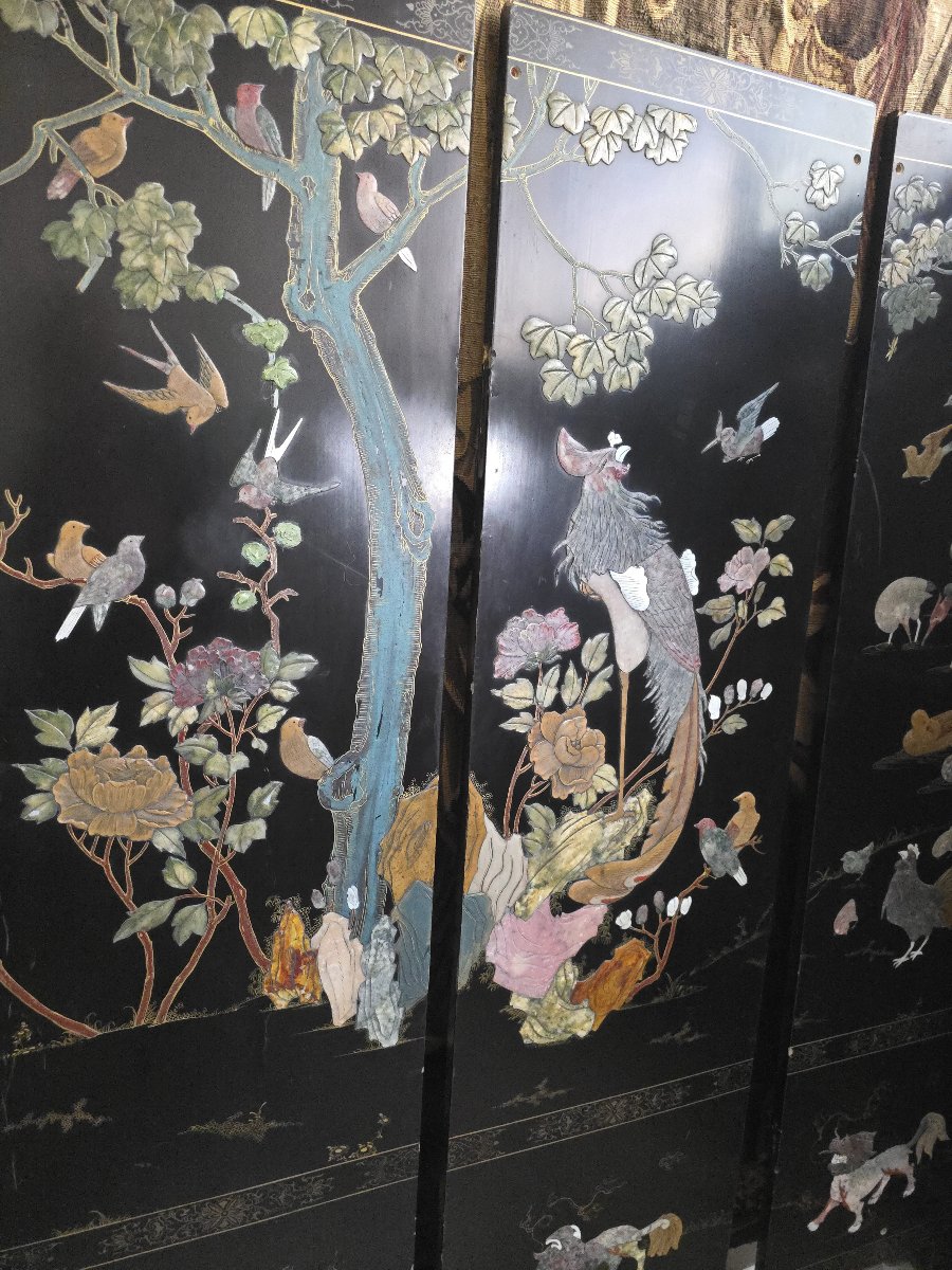 Paravent chinois du début du XXe siècle orné d'animaux, d'oiseaux et de motifs floraux sculptés-photo-8