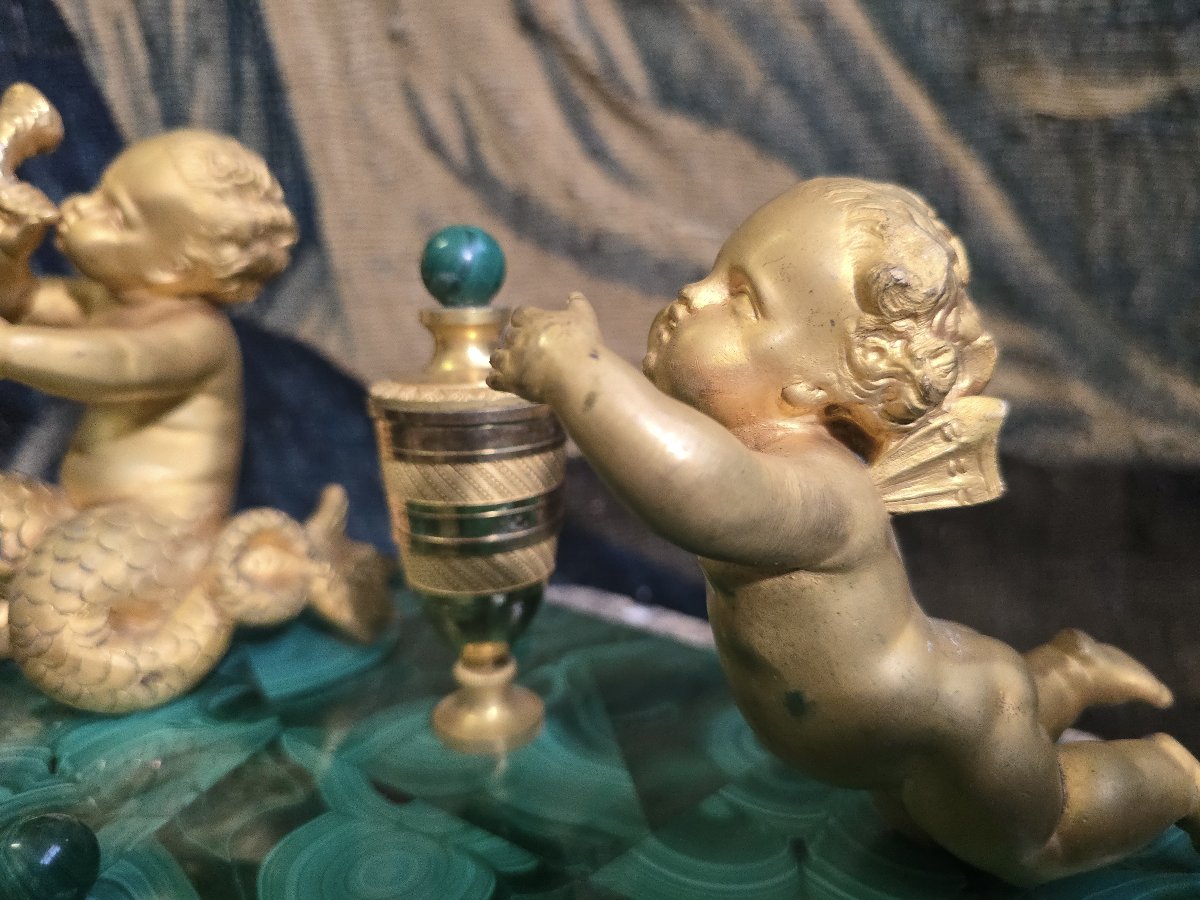19th-century Italian Inkwell Made Of Malachite And Gilded Bronze (ground Gold) Featuring Cupid And A Mermaid – -photo-3