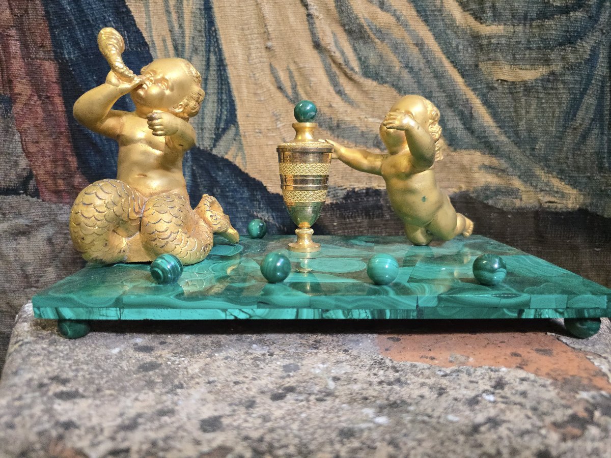 19th-century Italian Inkwell Made Of Malachite And Gilded Bronze (ground Gold) Featuring Cupid And A Mermaid – -photo-3